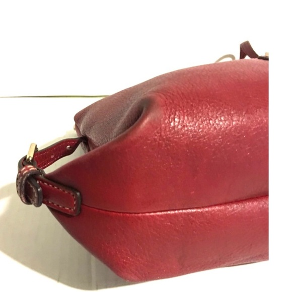 Dooney bourke Vibrant Red Leather Crossbody Bag with Adjustable Straps - Picture 3 of 11